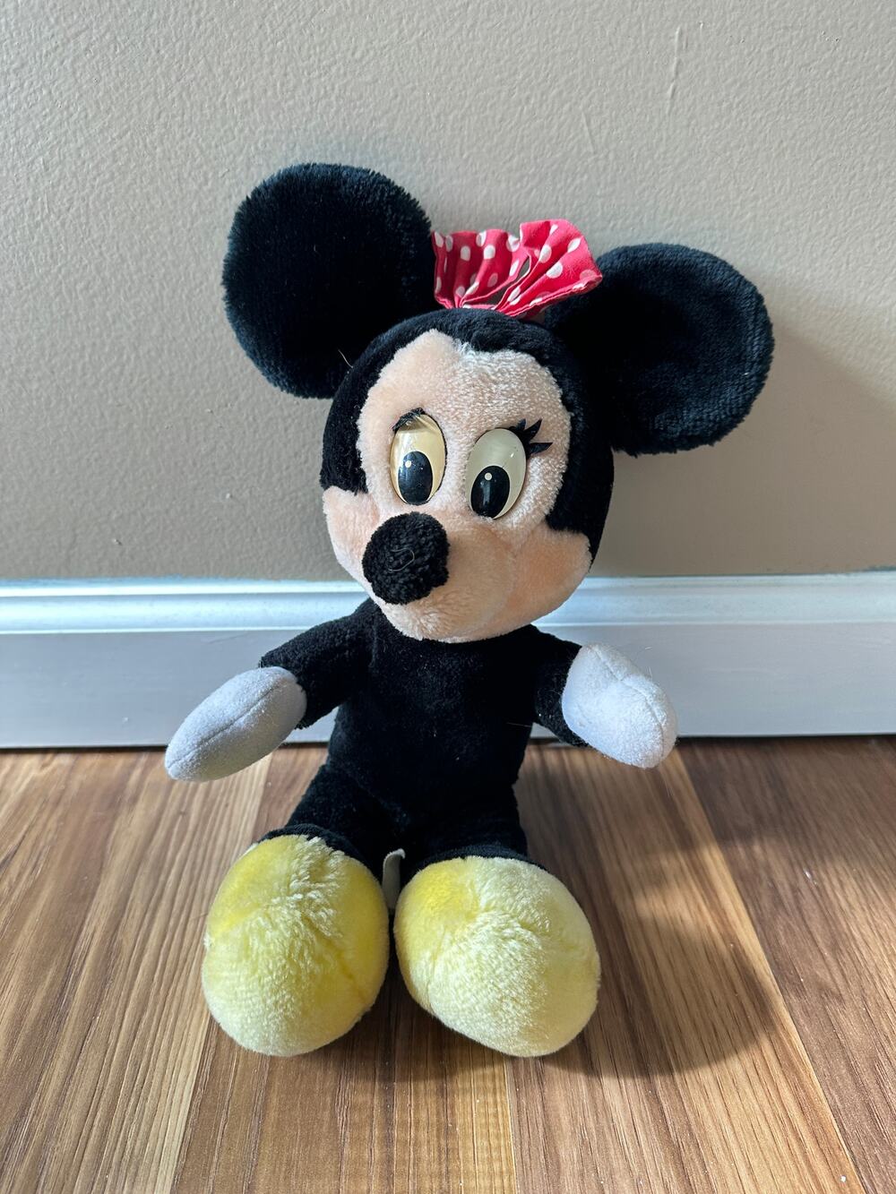 Disneyland Vintage Minnie Mouse Plush Stuffed Animal Toy